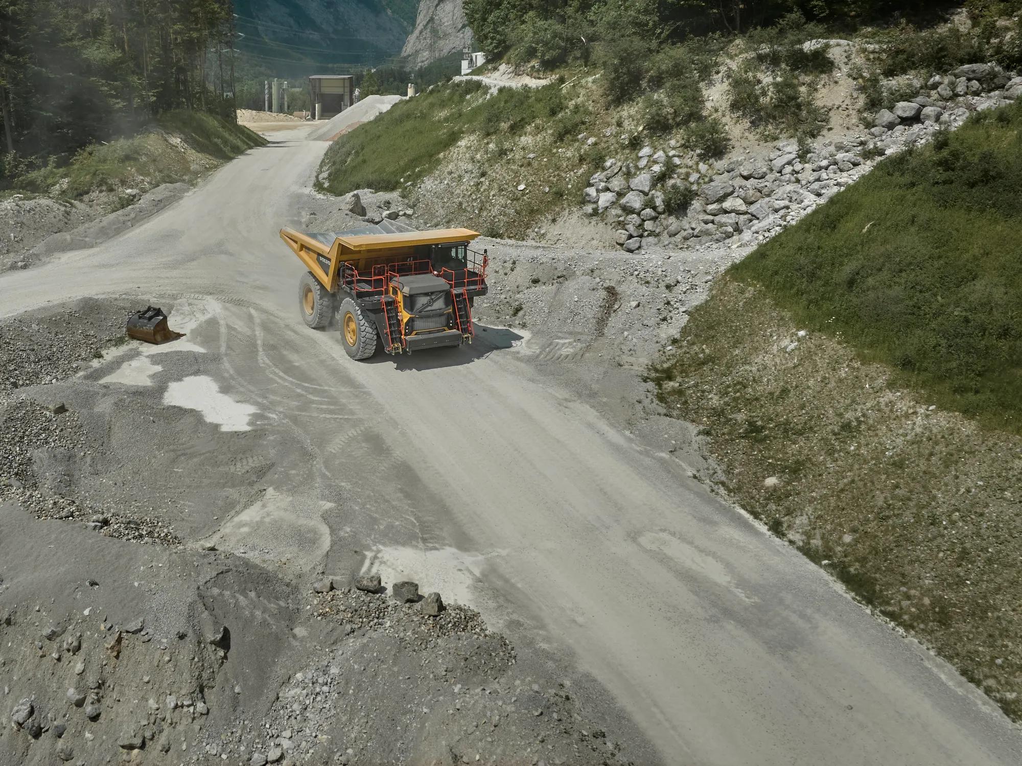 https://www.allisontransmission.com/company/news-article/2023/09/06/volvo-r100e-dump-truck-equipped-with-allison-fully-automatic-transmission-increases-productivity-reduces-operating-time-for-austrian-mining-operation