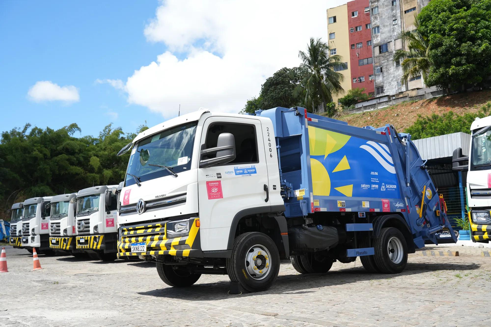 Refuse truck fleet from Salvador - Bahia - Brazil. VW 26.260 chassis.