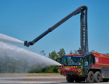 munich-airport-fire-department-fire-and-flame-for-the-panther-with-allison-fully-automatic-transmissions