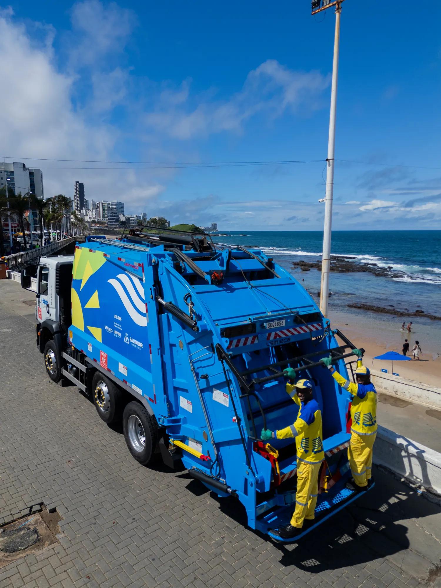 Refuse truck fleet from Salvador - Bahia - Brazil. VW 26.260 chassis.