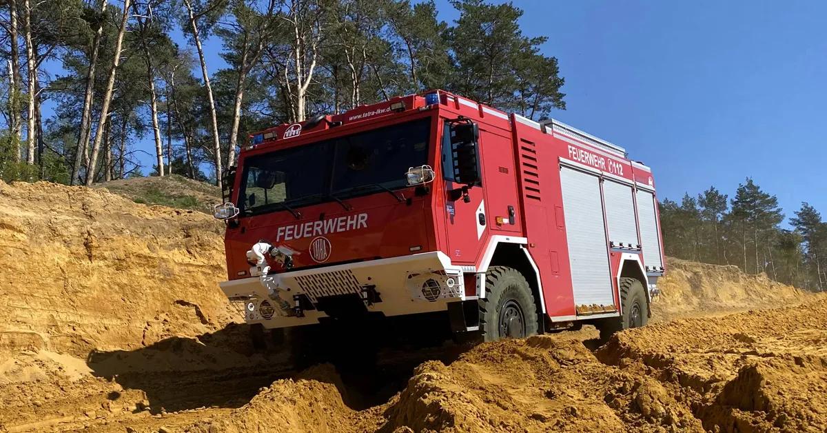 Fighting Forest Fires with Specialized Vehicles: LSTE Brandenburg ...