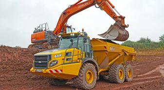 A Bell B30E 6x6 has been working in the clay pits of Sandritter Transport GmbH for over three years. The three-axle articulated truck’s fully automatic Allison 3400 ORS transmission with FuelSense® 2.0 calibration with DynActive® Shifting impresses with its economy and reliability.