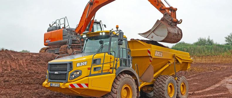 A Bell B30E 6x6 has been working in the clay pits of Sandritter Transport GmbH for over three years. The three-axle articulated truck’s fully automatic Allison 3400 ORS transmission with FuelSense® 2.0 calibration with DynActive® Shifting impresses with its economy and reliability.