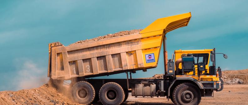 Tonly wide body mining dump trucks equipped with Allison Wide Body DumpSeries™.